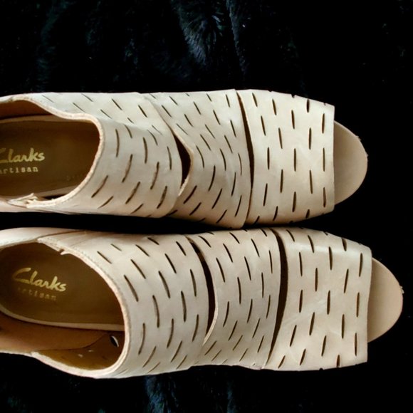 CLARKS WOMEN'S SHOES - Picture 1 of 6